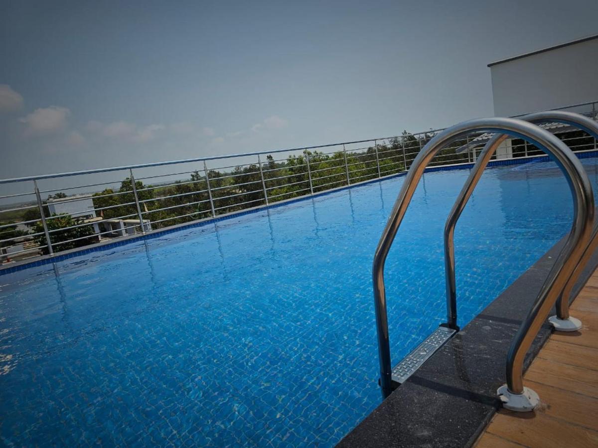 Blue Waves Hotel Tajpur Екстер'єр фото