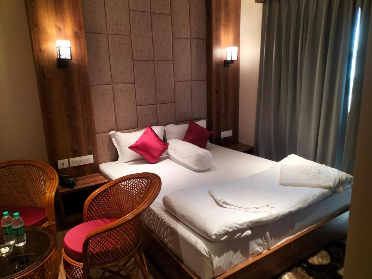 Blue Waves Hotel Tajpur Екстер'єр фото
