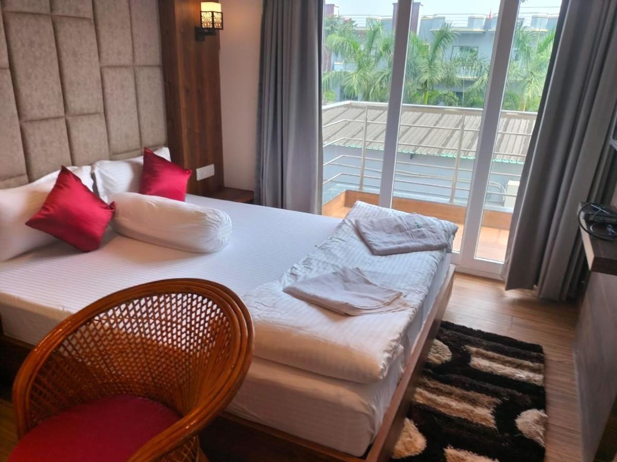 Blue Waves Hotel Tajpur Екстер'єр фото