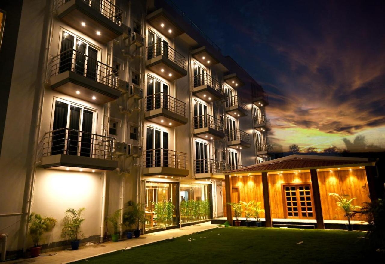 Blue Waves Hotel Tajpur Екстер'єр фото