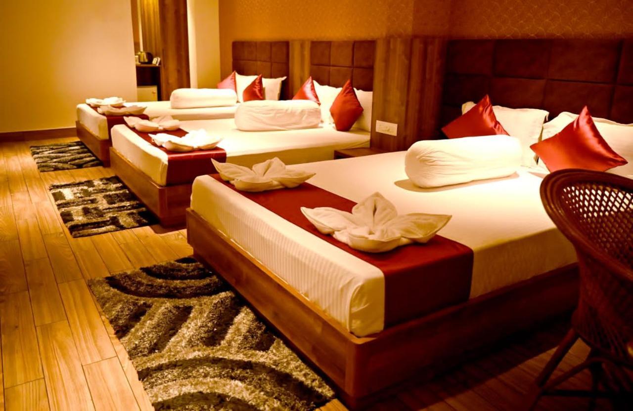 Blue Waves Hotel Tajpur Екстер'єр фото