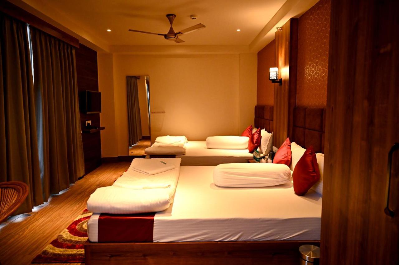 Blue Waves Hotel Tajpur Екстер'єр фото