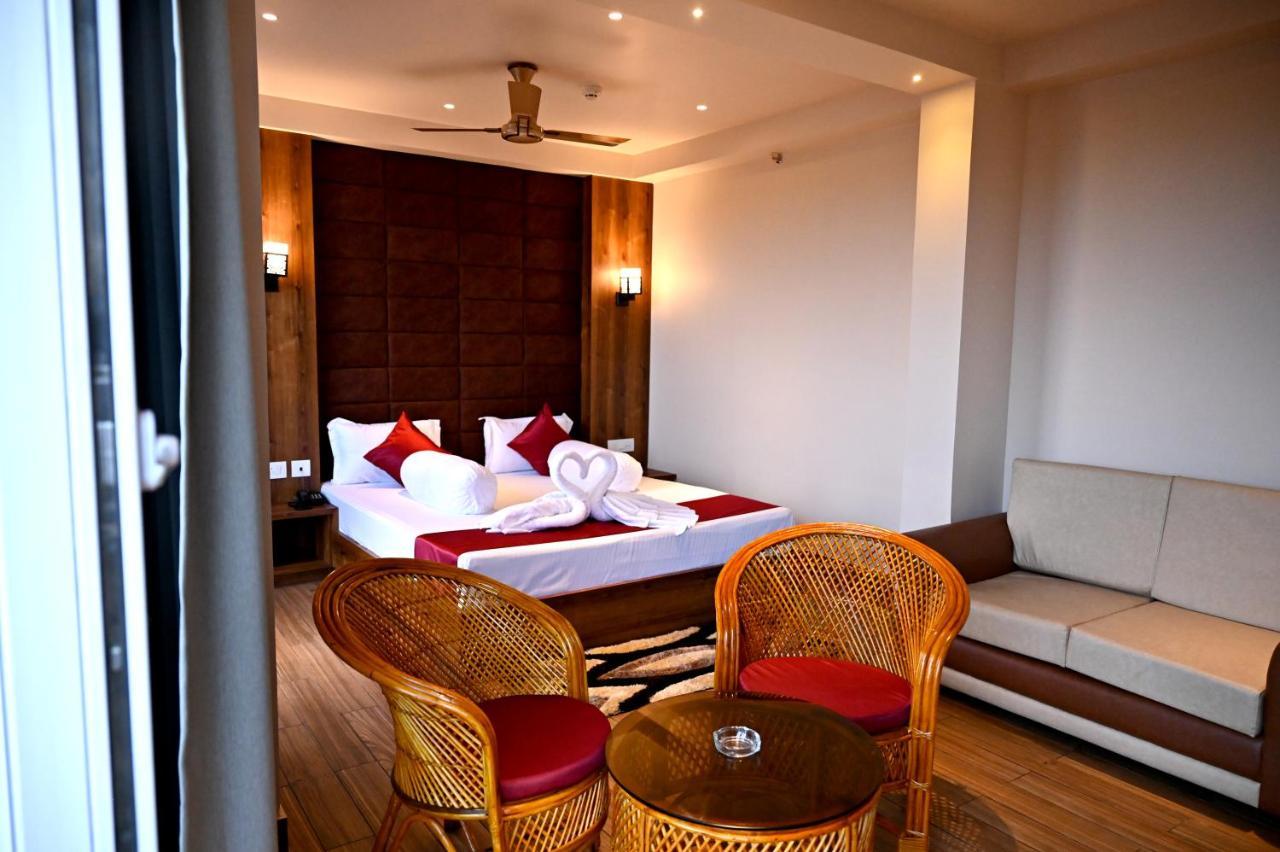 Blue Waves Hotel Tajpur Екстер'єр фото