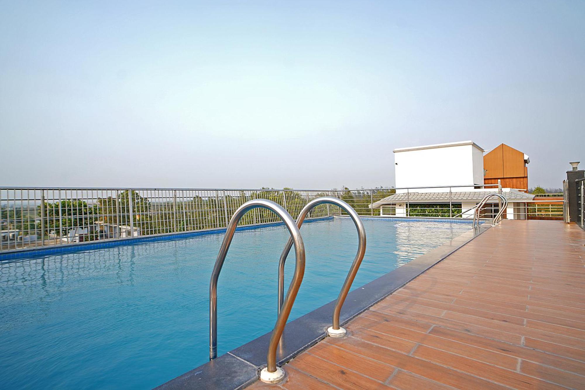 Blue Waves Hotel Tajpur Екстер'єр фото