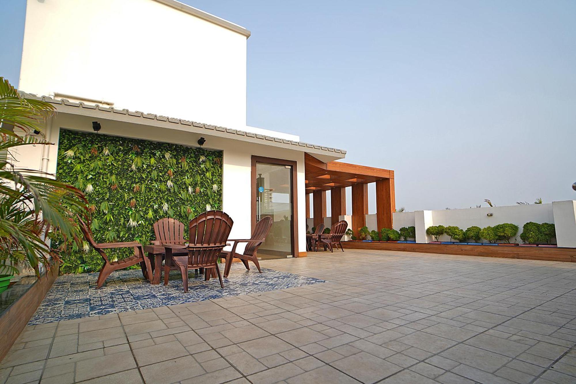 Blue Waves Hotel Tajpur Екстер'єр фото